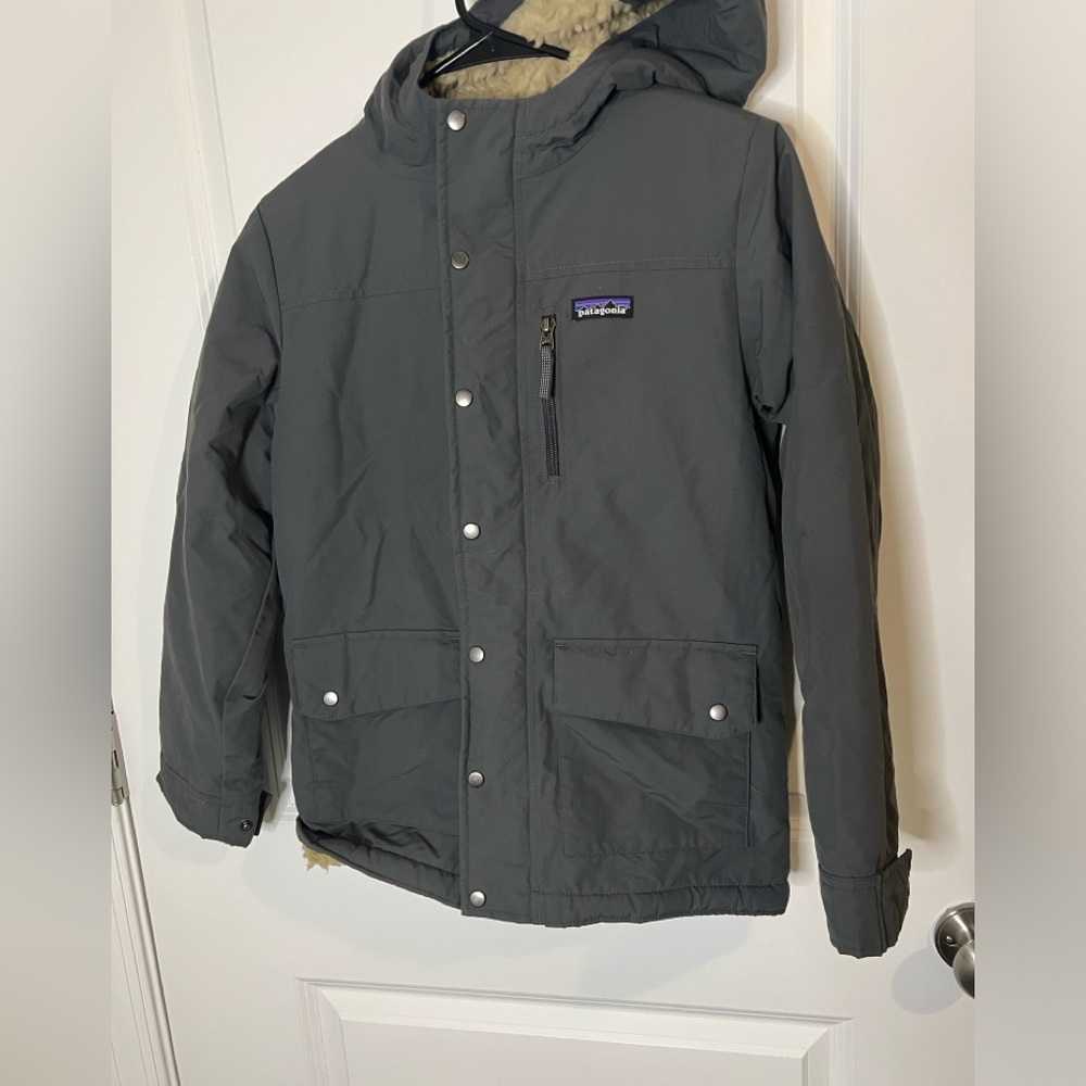 Patagonia Gray Kids Jacket with tan fleece